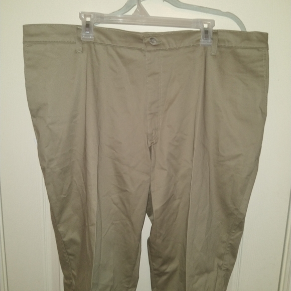 NWT Wrangler Riata Flat Front Relaxed Fit Chino Pants Men's sz 42X30. - Picture 4 of 9